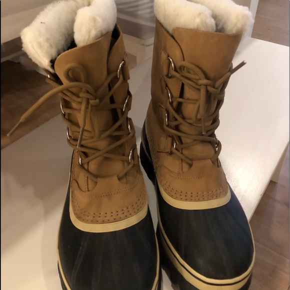 Women’s Sorel boots - Picture 2 of 4